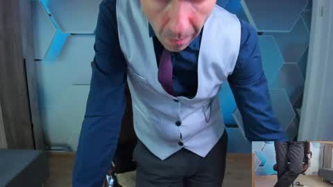 Steve online show from April 14, 11:05 am