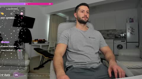 Snapshot of hard_chriss chatting on December 13, 8:41 am Hard Cock online show from December 13, 8:41 am
