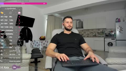Snapshot of hard_chriss chatting on January 4, 8:06 am Hard Cock online show from January 4, 8:06 am
