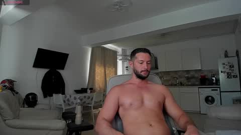 Snapshot of hard_chriss chatting on September 9, 8:14 am Hard Cock online show from September 9, 8:14 am