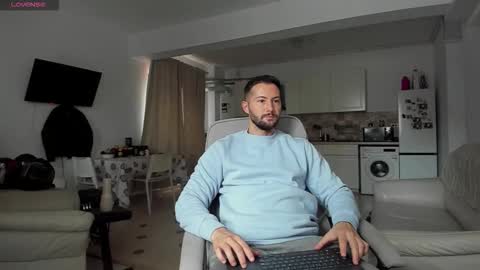 Snapshot of hard_chriss chatting on October 4, 9:29 am Hard Cock online show from October 4, 9:29 am