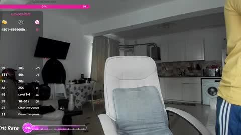 Snapshot of hard_chriss chatting on October 7, 8:44 am Hard Cock online show from October 7, 8:44 am