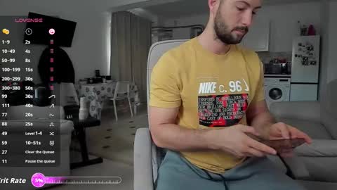 Snapshot of hard_chriss chatting on October 9, 9:51 am Hard Cock online show from October 9, 9:51 am