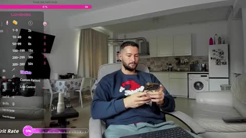 Snapshot of hard_chriss chatting on October 17, 7:11 am Hard Cock online show from October 17, 7:11 am