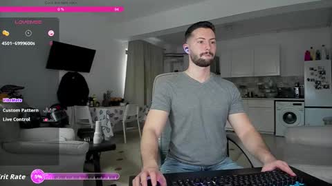 Snapshot of hard_chriss chatting on November 29, 10:07 am Hard Cock online show from November 29, 10:07 am