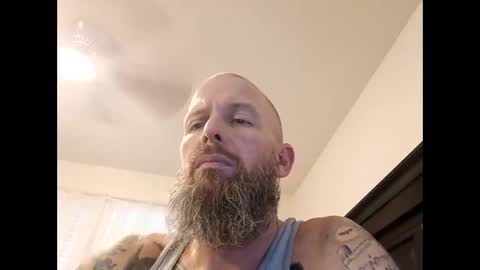 Snapshot of hard_insomnia chatting on February 14, 10:47 pm HornyHubby online show from February 14, 10:47 pm
