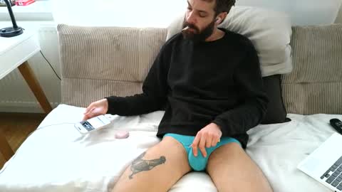 Chris online show from April 26, 6:22 am