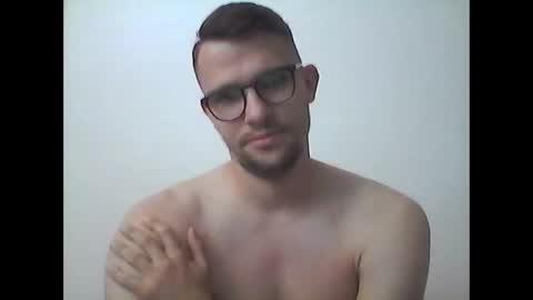 hardboylovemilfmoom online show from June 5, 12:00 pm