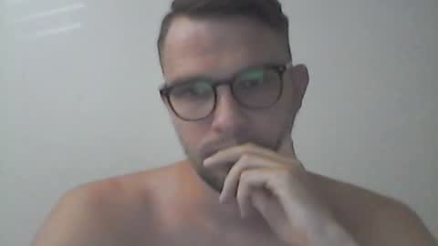 hardboylovemilfmoom online show from July 25, 3:42 pm