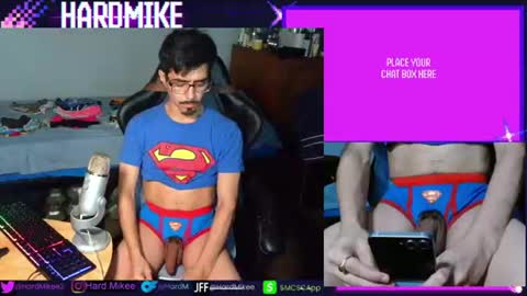 Snapshot of harddmikee chatting on July 1, 3:41 am harddmikee online show from July 1, 3:41 am