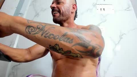 Snapshot of hardeneddad chatting on February 3, 2:53 am PETTER online show from February 3, 2:53 am