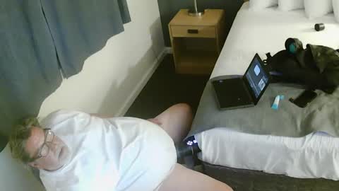 Snapshot of hardfreak4you chatting on September 30, 6:29 am hardfreak4you online show from September 30, 6:29 am