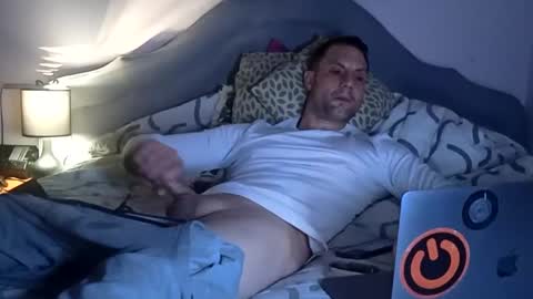 Snapshot of hardnstyle chatting on December 14, 8:13 am HARD AND STYLE online show from December 14, 8:13 am