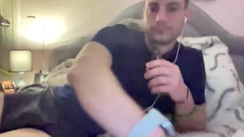 Snapshot of hardnstyle chatting on February 20, 1:46 am HARD AND STYLE online show from February 20, 1:46 am