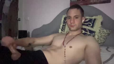 Snapshot of hardnstyle chatting on February 25, 4:35 am HARD AND STYLE online show from February 25, 4:35 am