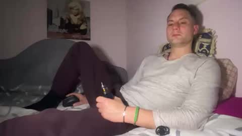 Snapshot of hardnstyle chatting on March 10, 1:56 am HARD AND STYLE online show from March 10, 1:56 am