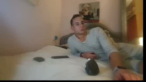 Snapshot of hardnstyle chatting on September 28, 11:21 pm HARD AND STYLE online show from September 28, 11:21 pm