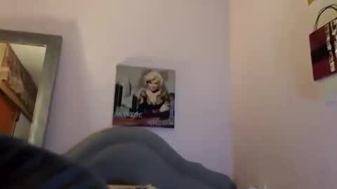 Snapshot of hardnstyle chatting on October 31, 1:17 am HARD AND STYLE online show from October 31, 1:17 am