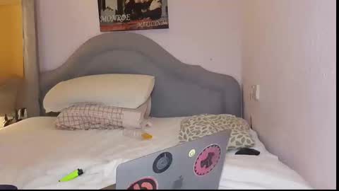 Snapshot of hardnstyle chatting on November 16, 11:21 pm HARD AND STYLE online show from November 16, 11:21 pm