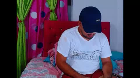 Snapshot of hardporngirl69 chatting on December 5, 1:47 am SARYS AND GEISON online show from December 5, 1:47 am