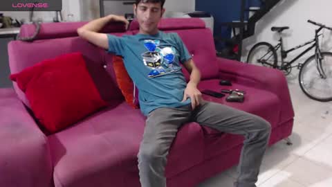 Snapshot of hardsexlove08 chatting on December 21, 10:51 pm Andres Dean online show from December 21, 10:51 pm