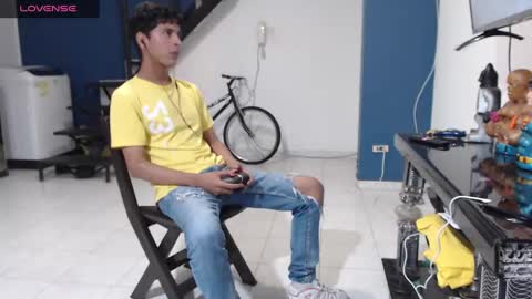 Snapshot of hardsexlove08 chatting on December 31, 11:28 pm Andres Dean online show from December 31, 11:28 pm