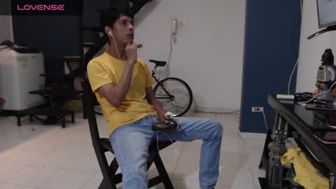 Snapshot of hardsexlove08 chatting on February 20, 12:08 am Andres Dean online show from February 20, 12:08 am