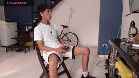 Snapshot of hardsexlove08 chatting on February 21, 9:32 pm Andres Dean online show from February 21, 9:32 pm