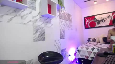 Snapshot of hardsexlove08 chatting on March 7, 9:06 pm Andres Dean online show from March 7, 9:06 pm