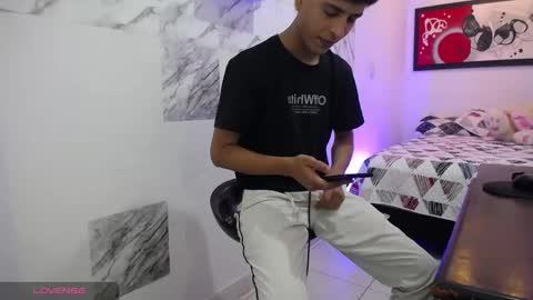 Snapshot of hardsexlove08 chatting on March 10, 9:29 pm Andres Dean online show from March 10, 9:29 pm