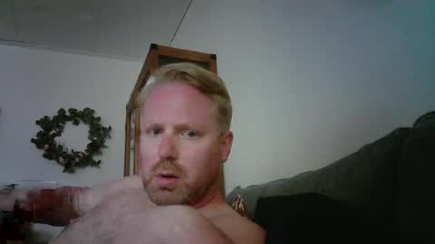 Snapshot of hardswedishboy chatting on May 3, 3:29 pm hardswedishboy online show from May 3, 3:29 pm