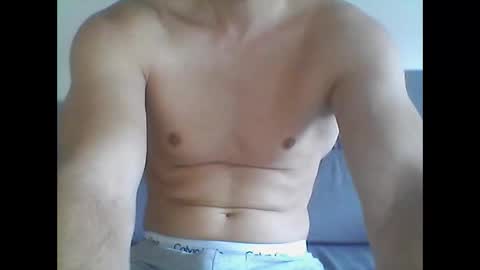 Snapshot of hardwanker75 chatting on September 29, 8:19 am hardwanker75 online show from September 29, 8:19 am