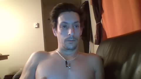 Snapshot of hardwoodqc chatting on December 18, 5:04 am hardwoodqc online show from December 18, 5:04 am