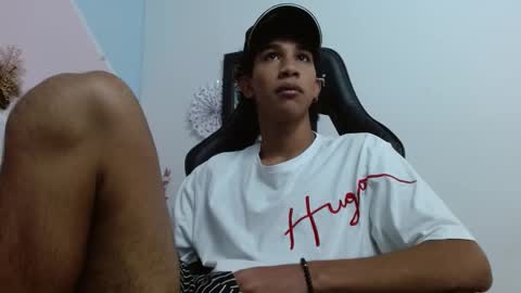 Snapshot of haresandpame_mds chatting on December 8, 1:03 pm Hares online show from December 8, 1:03 pm