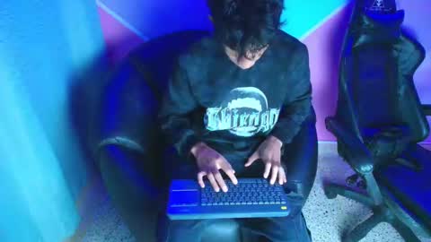 Snapshot of haresandpame_mds chatting on December 2, 3:40 pm Hares online show from December 2, 3:40 pm