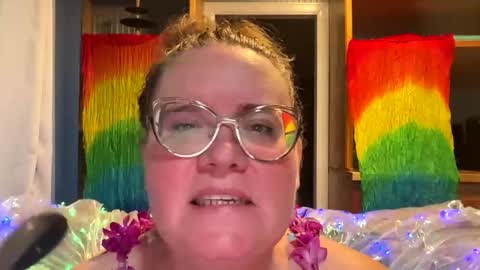 Fiiona online show from April 12, 5:45 am