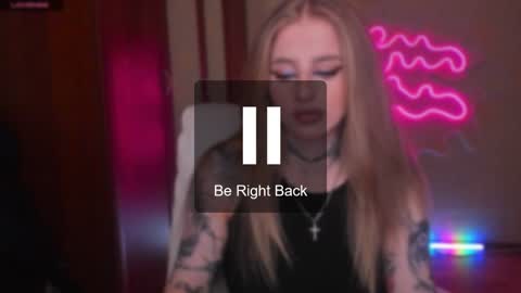 Snapshot of harley_kimm chatting on December 19, 6:23 am Julia online show from December 19, 6:23 am