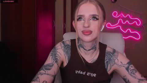 Snapshot of harley_kimm chatting on January 31, 4:58 am Julia online show from January 31, 4:58 am