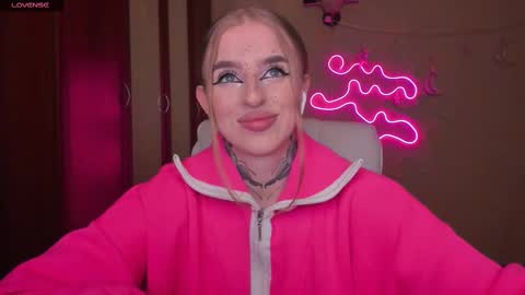 Snapshot of harley_kimm chatting on February 17, 5:14 am Julia online show from February 17, 5:14 am