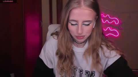 Snapshot of harley_kimm chatting on February 20, 5:23 am Julia online show from February 20, 5:23 am