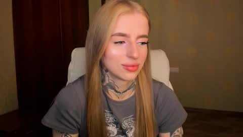 Snapshot of harley_kimm chatting on September 19, 5:31 am Julia online show from September 19, 5:31 am