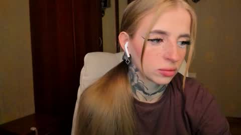 Snapshot of harley_kimm chatting on September 29, 5:23 am Julia online show from September 29, 5:23 am