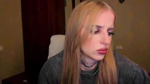 Snapshot of harley_kimm chatting on October 3, 5:48 am Julia online show from October 3, 5:48 am