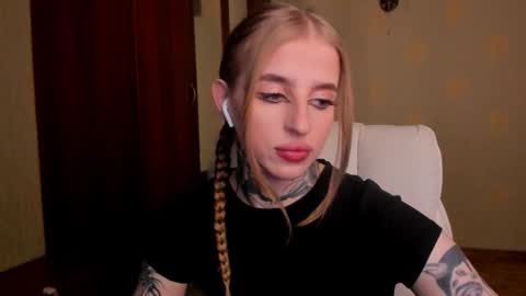 Julia online show from February 12, 5:02 am