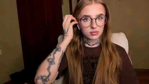 Julia online show from March 3, 4:51 am