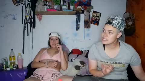 Snapshot of harly_jocker chatting on February 6, 12:33 am online show from February 6, 12:33 am