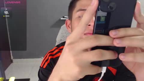 Snapshot of harold_18_ chatting on February 12, 10:37 pm harold_18_ online show from February 12, 10:37 pm