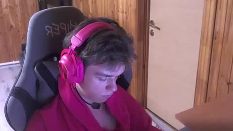 harry_gray_ online show from July 16, 4:13 pm