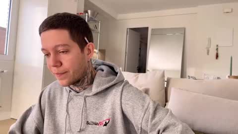 Snapshot of harry_jen chatting on December 23, 8:44 am TAP HERE choise Harry tattoo on chest Jen curls hair online show from December 23, 8:44 am