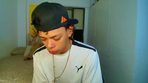 Snapshot of harry_jhonsonn chatting on September 15, 2:39 pm Harry online show from September 15, 2:39 pm